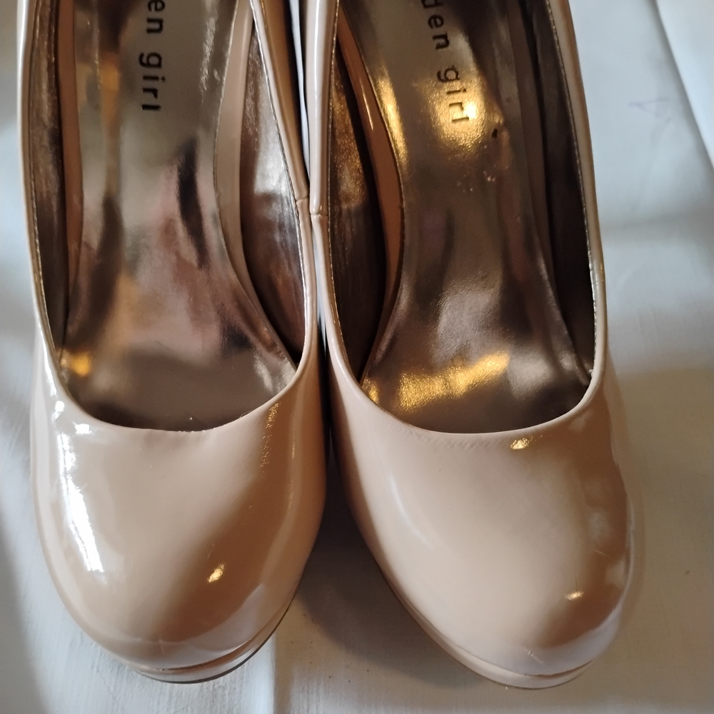 Madden Girl Nude Patent Leather Heels Size 8
